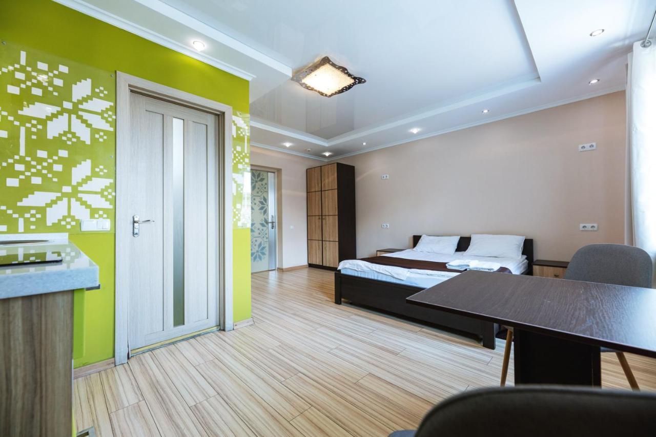 Guest House "Golden Gate 911 " Kyiv Exterior foto