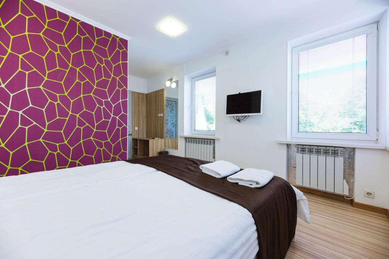 Guest House "Golden Gate 911 " Kyiv Exterior foto