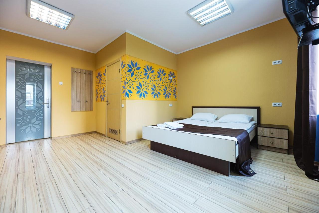 Guest House "Golden Gate 911 " Kyiv Exterior foto