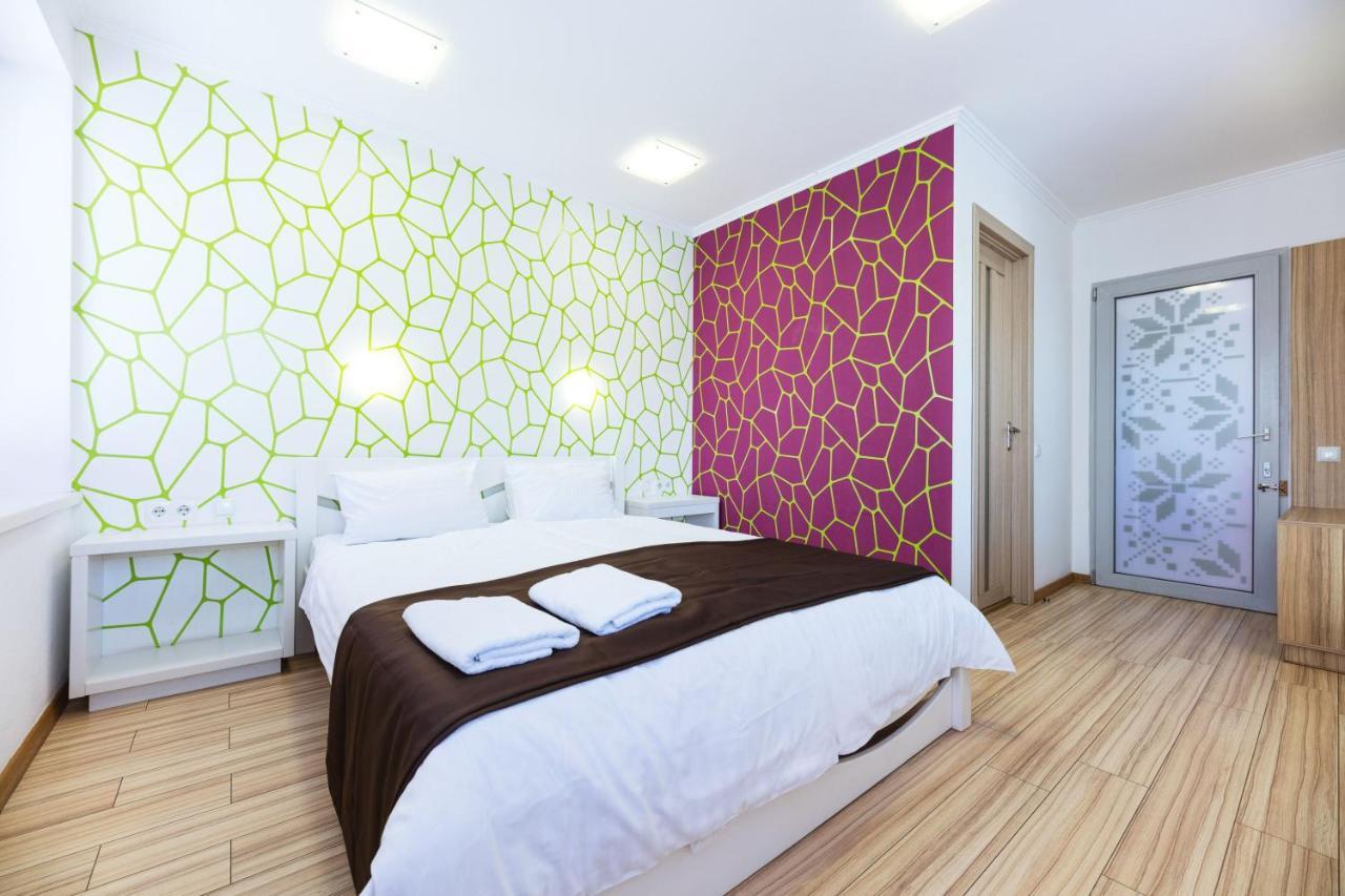 Guest House "Golden Gate 911 " Kyiv Exterior foto