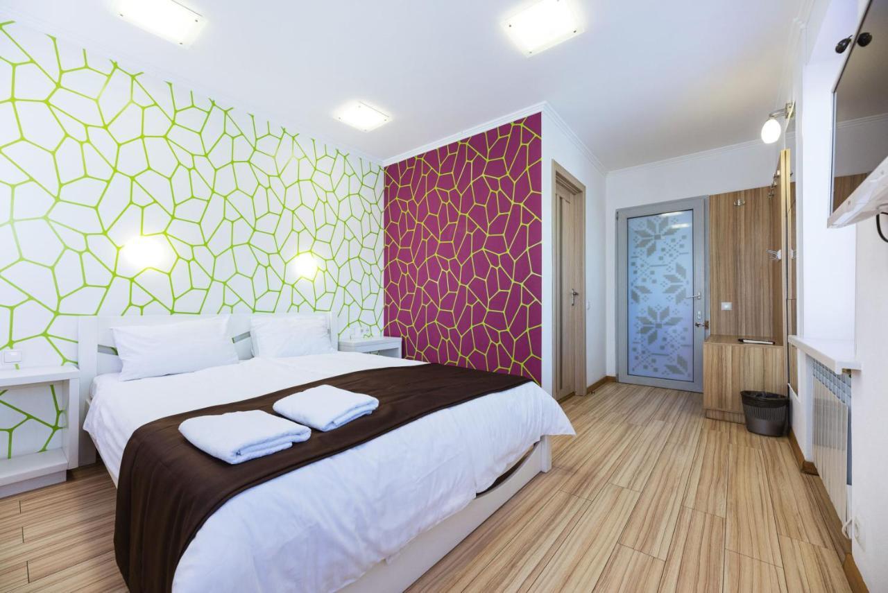 Guest House "Golden Gate 911 " Kyiv Exterior foto