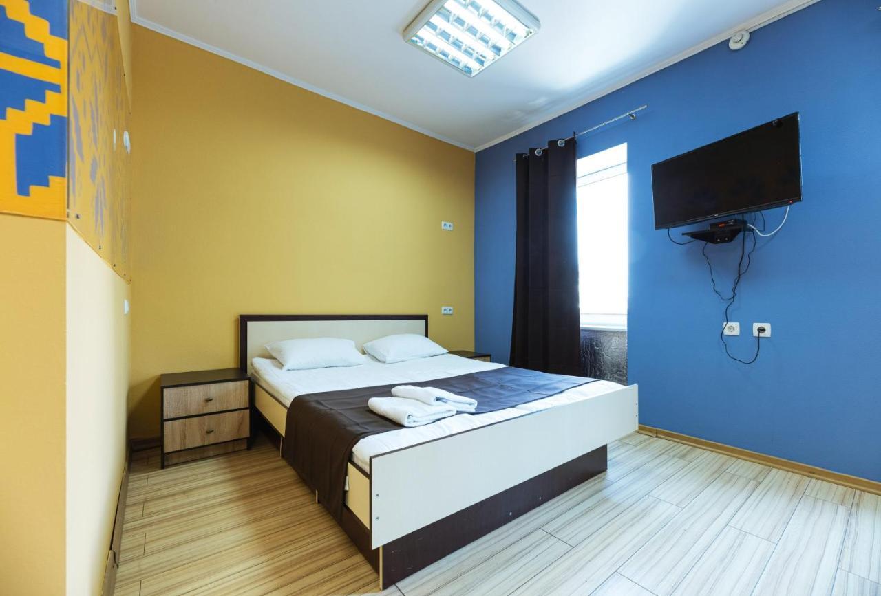 Guest House "Golden Gate 911 " Kyiv Exterior foto