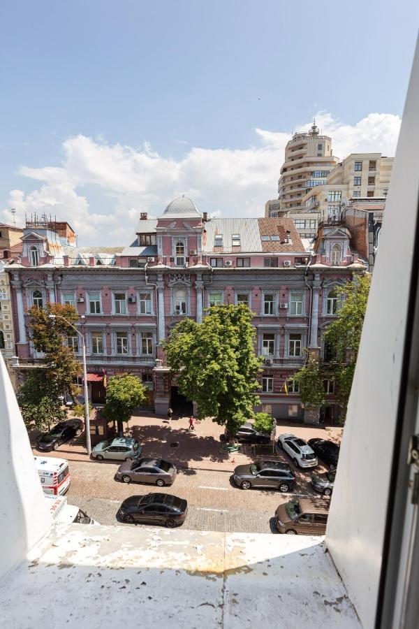 Guest House "Golden Gate 911 " Kyiv Exterior foto