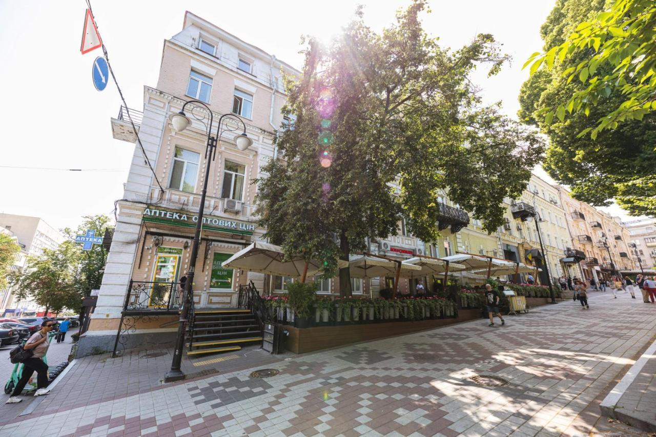 Guest House "Golden Gate 911 " Kyiv Exterior foto