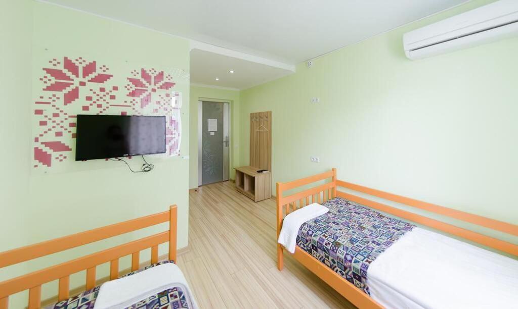 Guest House "Golden Gate 911 " Kyiv Exterior foto