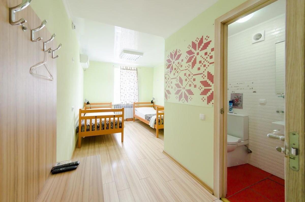 Guest House "Golden Gate 911 " Kyiv Exterior foto