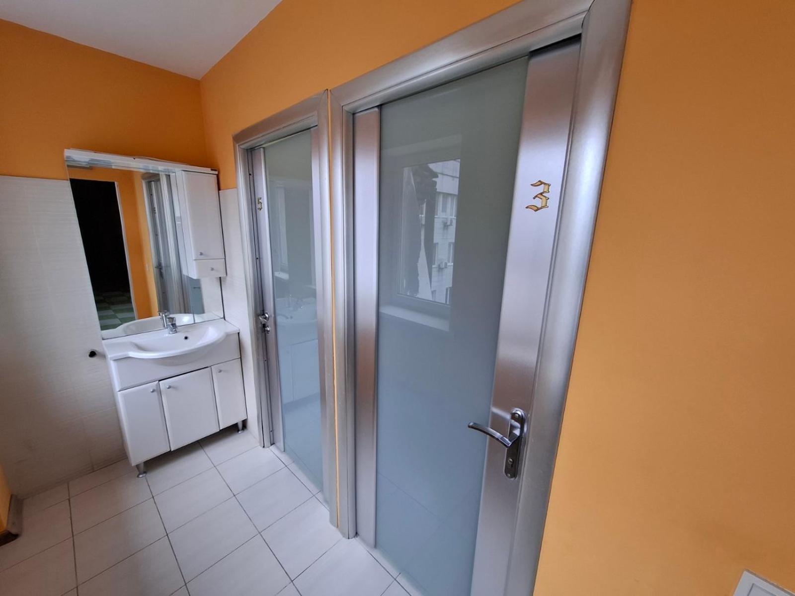 Guest House "Golden Gate 911 " Kyiv Exterior foto