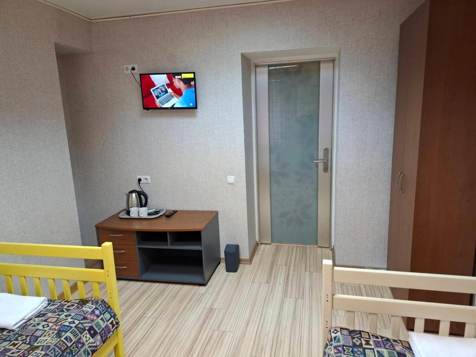 Guest House "Golden Gate 911 " Kyiv Exterior foto