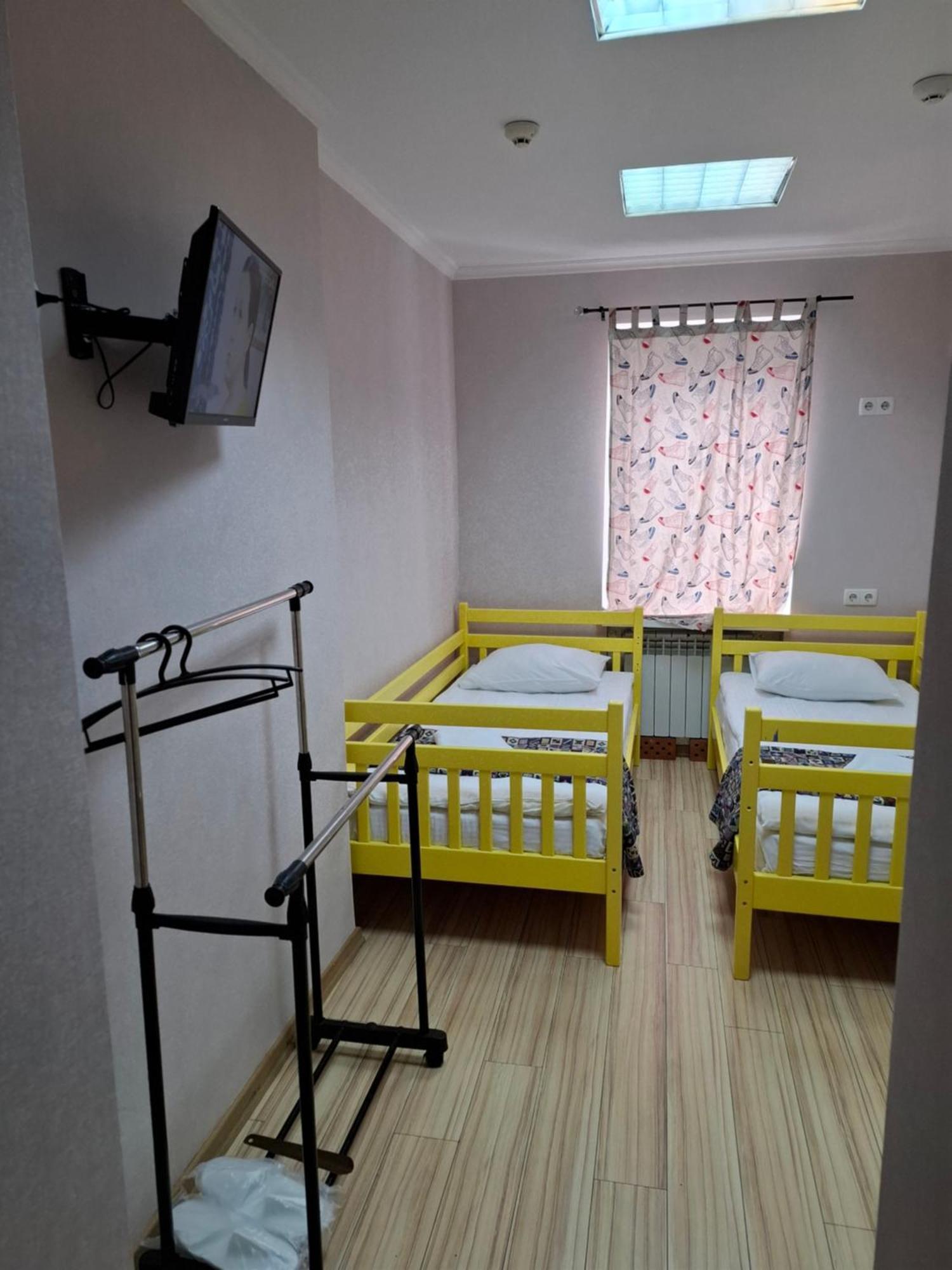 Guest House "Golden Gate 911 " Kyiv Exterior foto