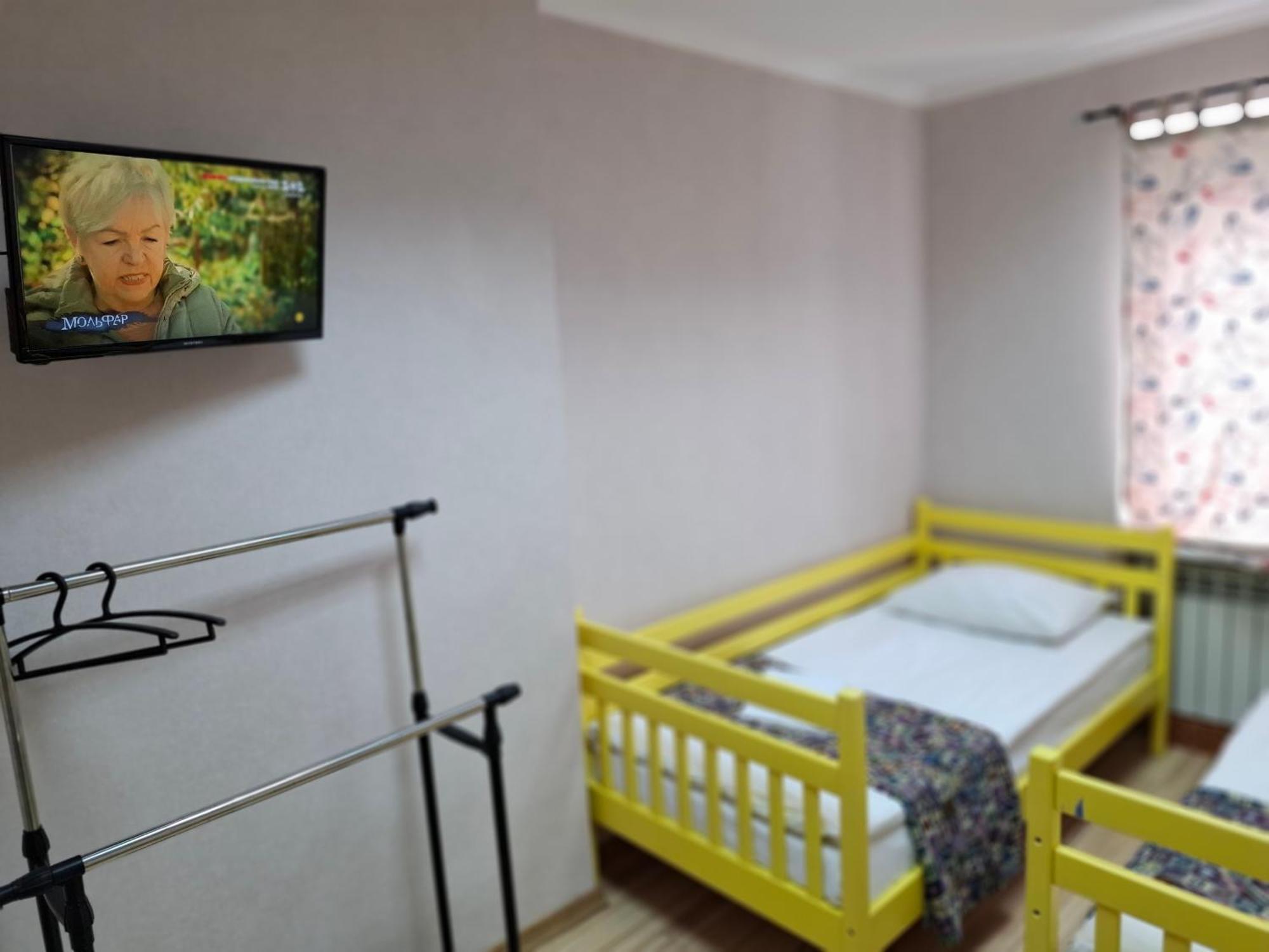 Guest House "Golden Gate 911 " Kyiv Exterior foto